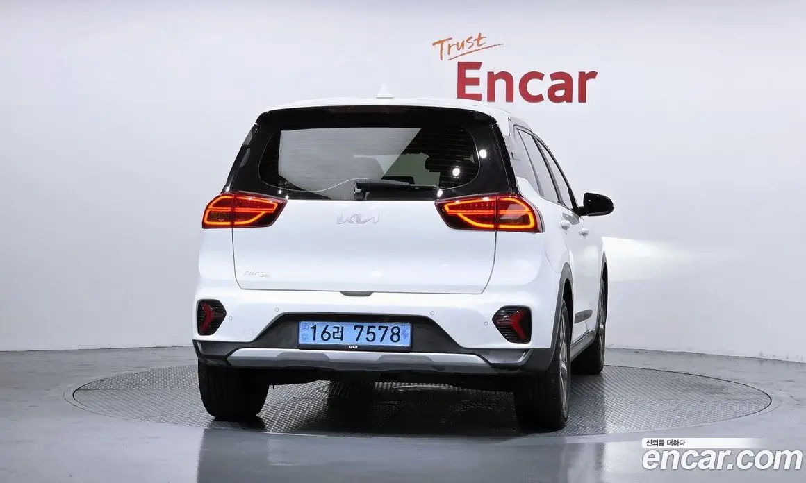 Kia Niro 2022 0.2 автомат (гидро), фото 4