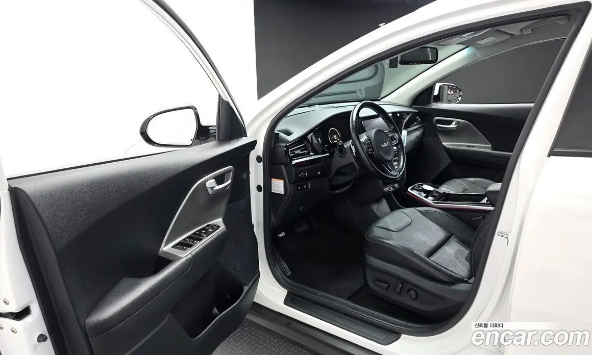 Kia Niro 2022 0.2 автомат (гидро), фото 10