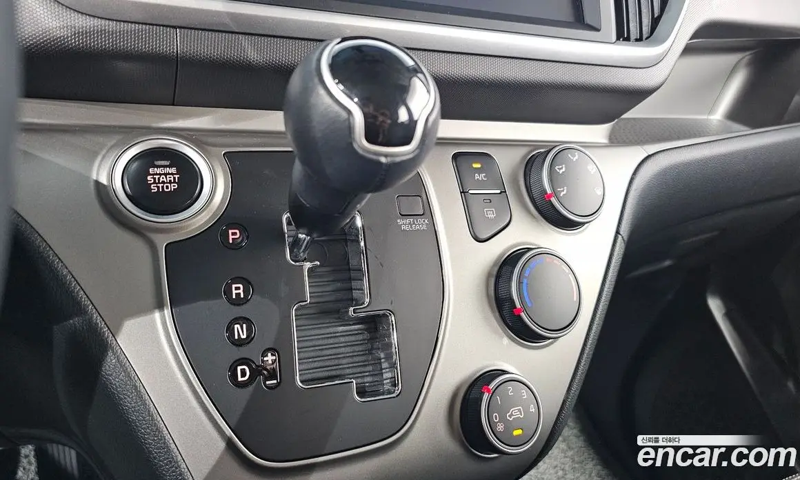 Kia Ray 2022 1.0 автомат (гидро), фото 12