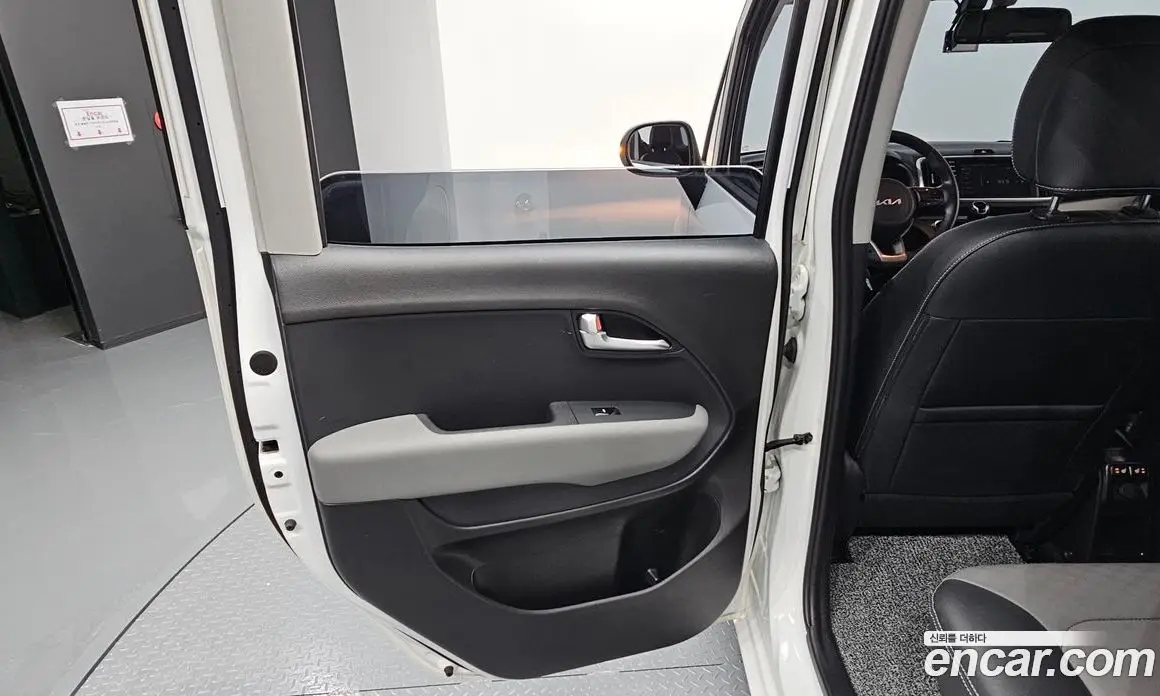 Kia Ray 2022 1.0 автомат (гидро), фото 15