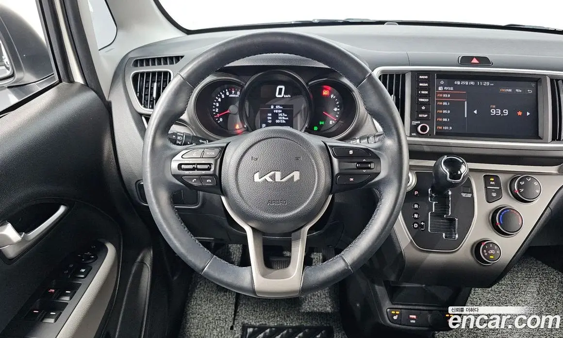 Kia Ray 2022 1.0 автомат (гидро), фото 20