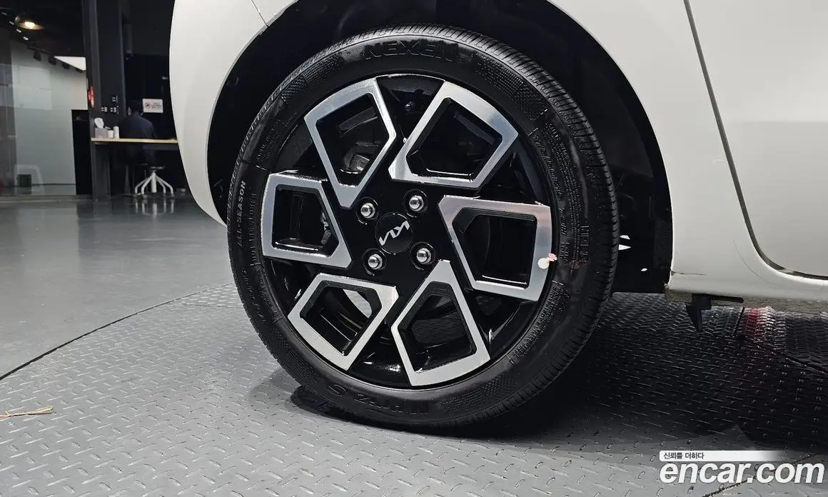 Kia Ray 2023 1.0 автомат (гидро), фото 4