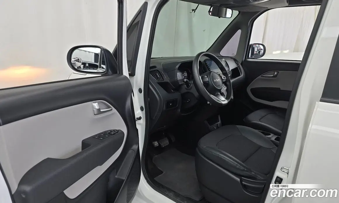 Kia Ray 2023 1.0 автомат (гидро), фото 13