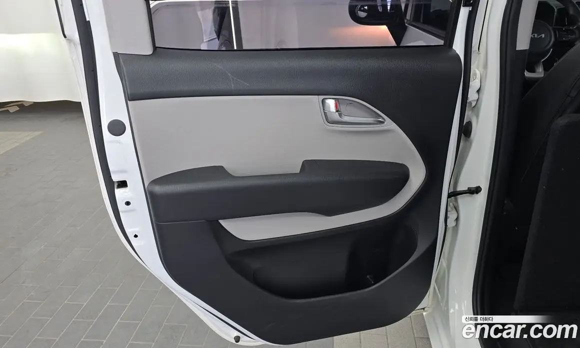 Kia Ray 2023 1.0 автомат (гидро), фото 15