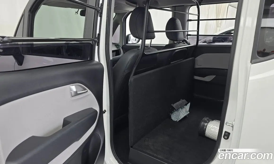 Kia Ray 2023 1.0 автомат (гидро), фото 16