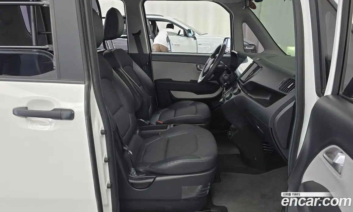 Kia Ray 2023 1.0 автомат (гидро), фото 17