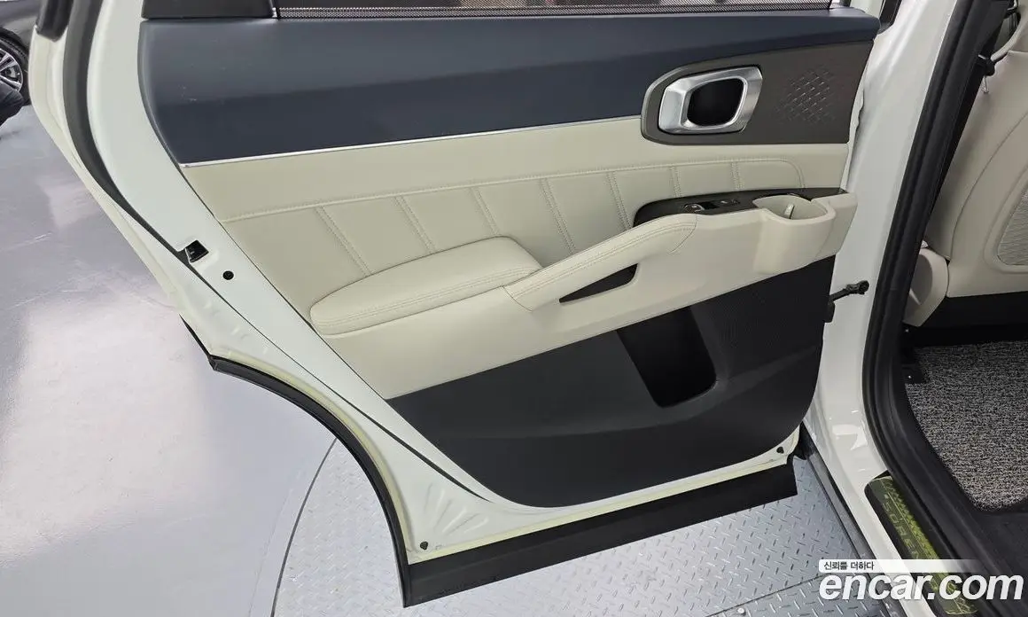 Kia Sorento 2023 1.6 автомат (гидро), фото 15