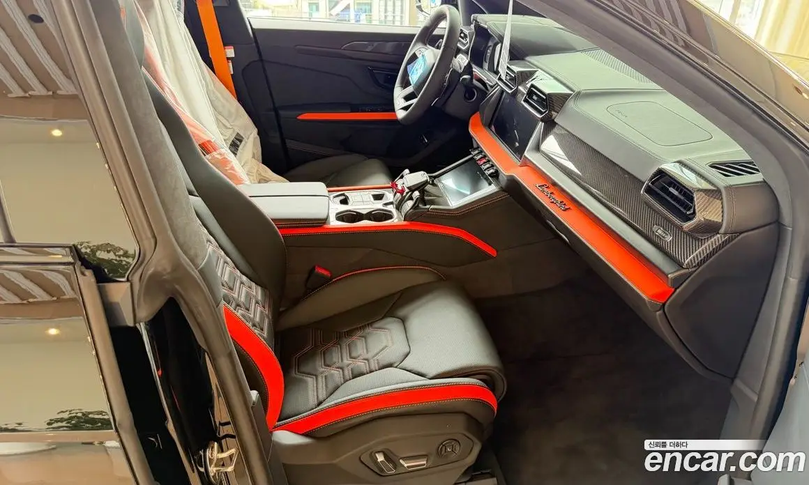 Lamborghini Urus 2026 4.0 автомат (гидро), фото 9 Lamborghini Urus 2026 4.0 автомат (гидро), фото 9