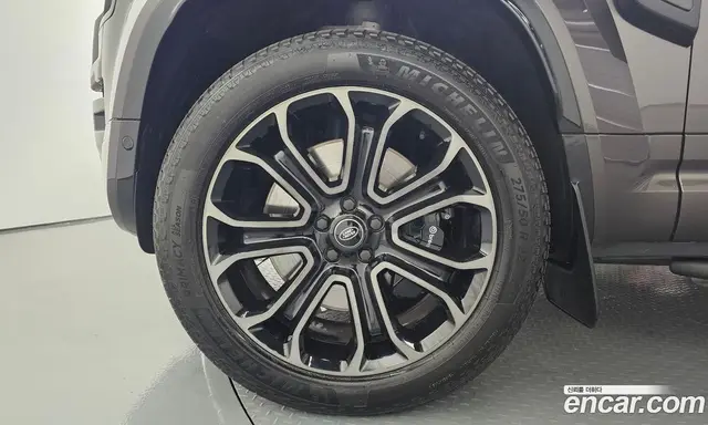 Land Rover Defender 2025 4.4 автомат (гидро), миниатюра 8 Land Rover Defender 2025 4.4 автомат (гидро), миниатюра 8