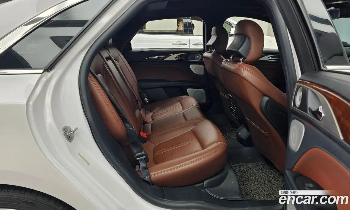 Lincoln MKZ 2019 2.0 автомат (гидро), фото 12 Lincoln MKZ 2019 2.0 автомат (гидро), фото 12