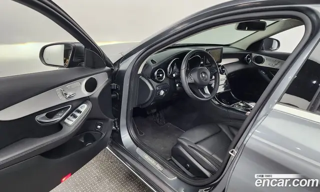Mercedes-Benz C-Class 2018 2.1 автомат (гидро), миниатюра 10