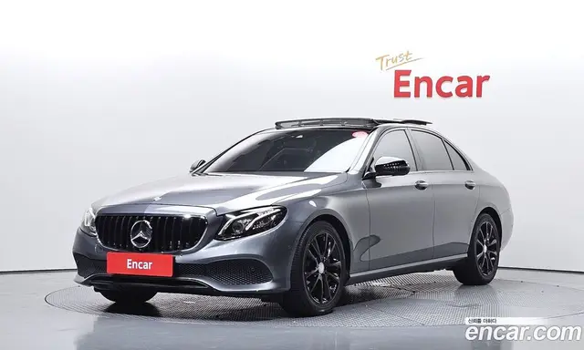Mercedes-Benz E-Class 2016 2.0 автомат (гидро), миниатюра 1 Mercedes-Benz E-Class 2016 2.0 автомат (гидро), миниатюра 1