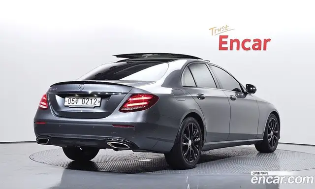Mercedes-Benz E-Class 2016 2.0 автомат (гидро), миниатюра 2 Mercedes-Benz E-Class 2016 2.0 автомат (гидро), миниатюра 2