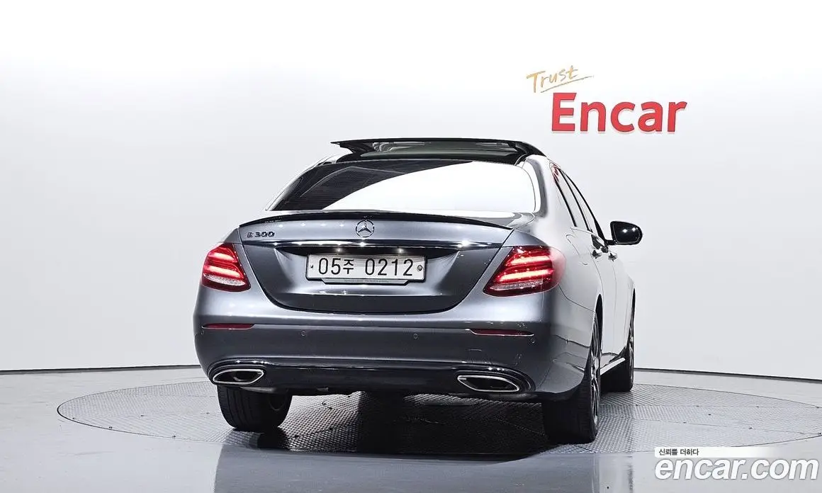 Mercedes-Benz E-Class 2016 2.0 автомат (гидро), фото 4 Mercedes-Benz E-Class 2016 2.0 автомат (гидро), фото 4