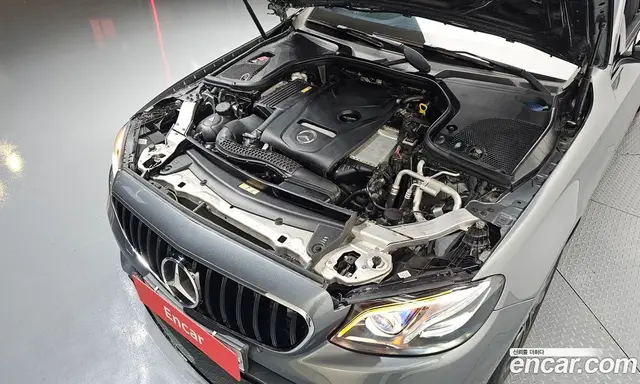 Mercedes-Benz E-Class 2016 2.0 автомат (гидро), миниатюра 6 Mercedes-Benz E-Class 2016 2.0 автомат (гидро), миниатюра 6