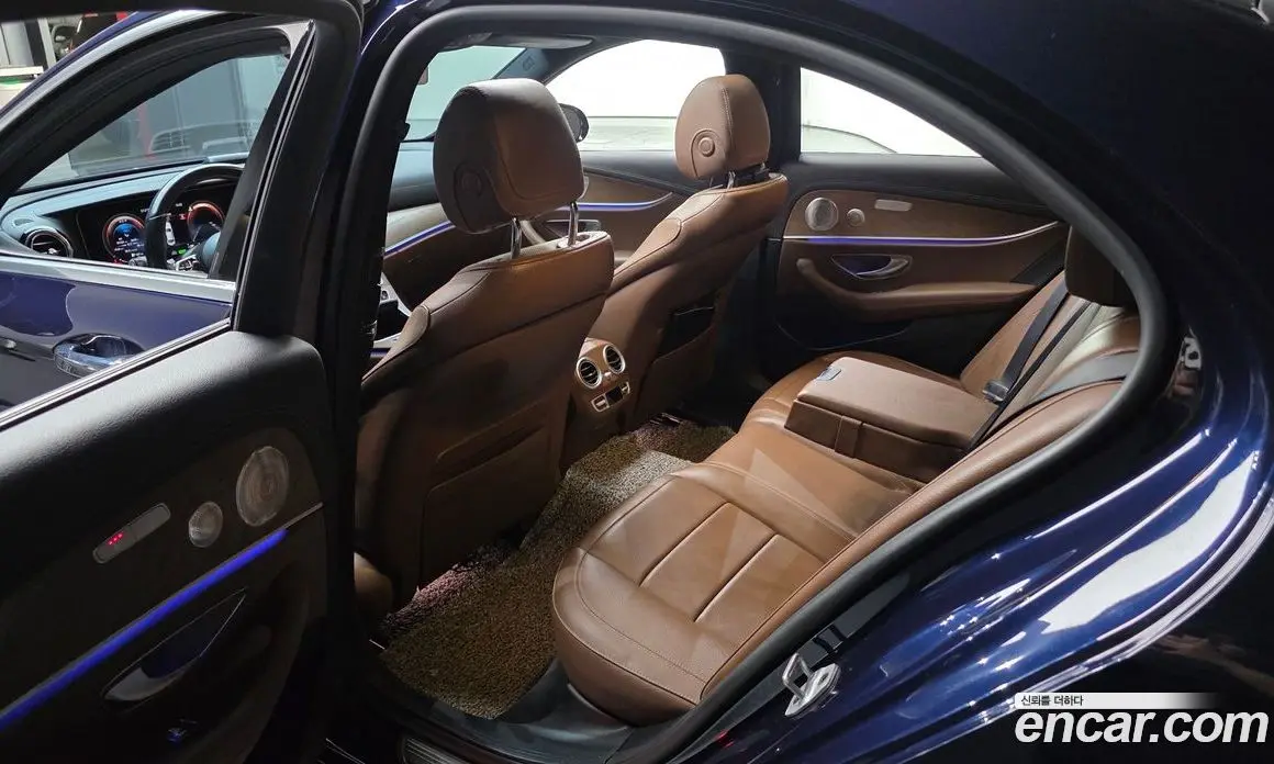Mercedes-Benz E-Class 2021 2.0 автомат (гидро), фото 16