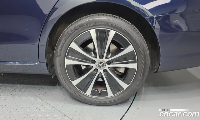 Mercedes-Benz E-Class 2021 2.0 автомат (гидро), миниатюра 7