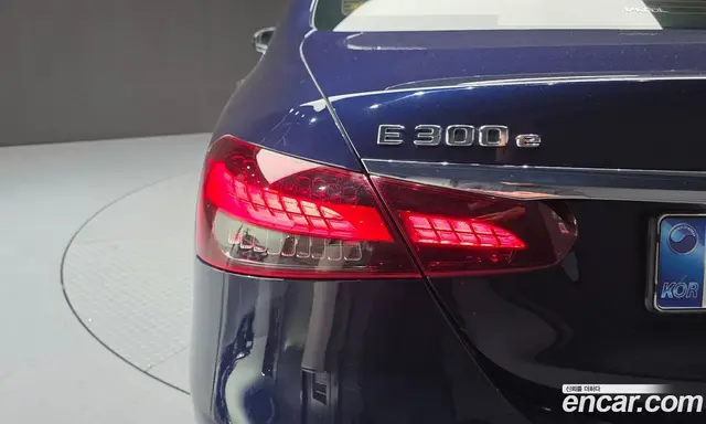 Mercedes-Benz E-Class 2021 2.0 автомат (гидро), миниатюра 9