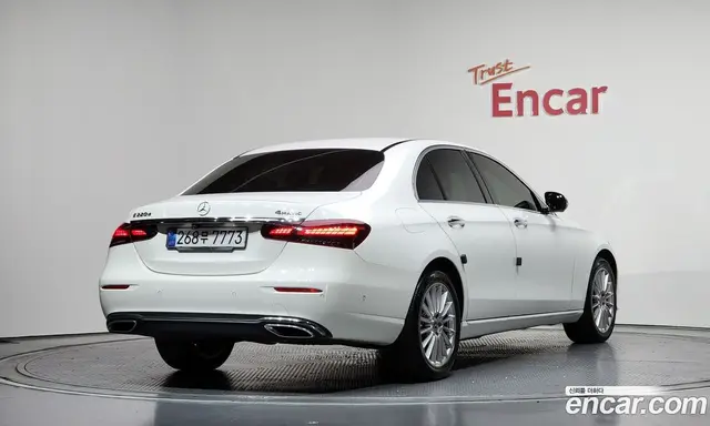 Mercedes-Benz E-Class 2022 1.9 автомат (гидро), миниатюра 2