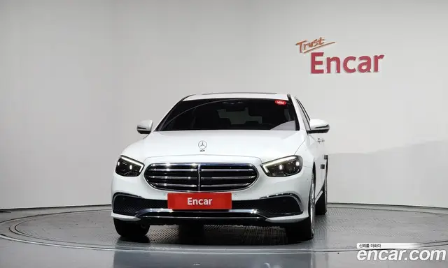 Mercedes-Benz E-Class 2022 1.9 автомат (гидро), миниатюра 3
