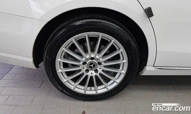 Mercedes-Benz E-Class 2022 1.9 автомат (гидро), миниатюра 5