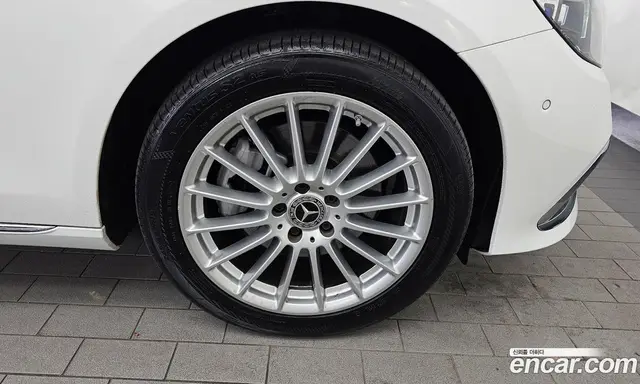 Mercedes-Benz E-Class 2022 1.9 автомат (гидро), миниатюра 7
