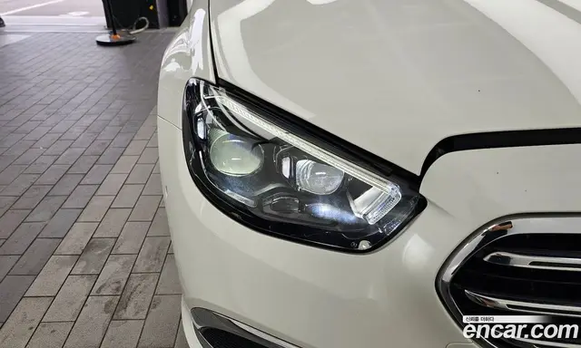 Mercedes-Benz E-Class 2022 1.9 автомат (гидро), миниатюра 8