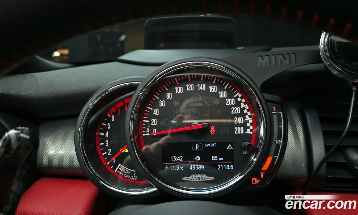 Mini Cooper Convertible 2019 2.0 автомат (гидро), фото 8 Mini Cooper Convertible 2019 2.0 автомат (гидро), фото 8