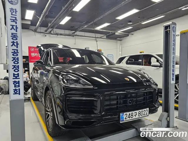 Porsche Cayenne 2022 3.0 автомат (гидро), миниатюра 3
