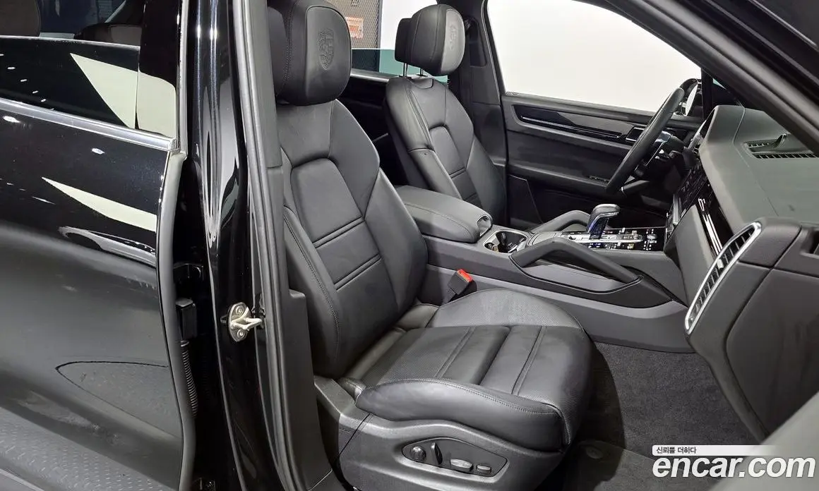 Porsche Cayenne 2023 3.0 автомат (гидро), фото 12