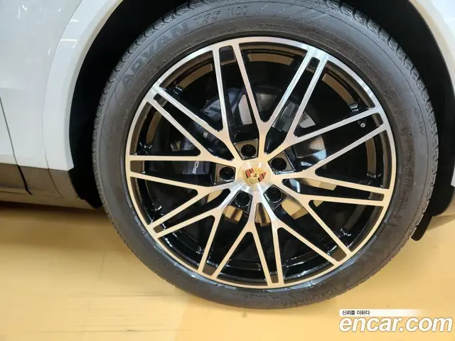 Porsche Cayenne 2023 3.0 автомат (гидро), миниатюра 4