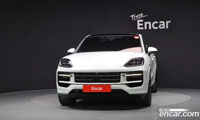 Porsche Cayenne 2024 3.0 автомат (гидро), миниатюра 3