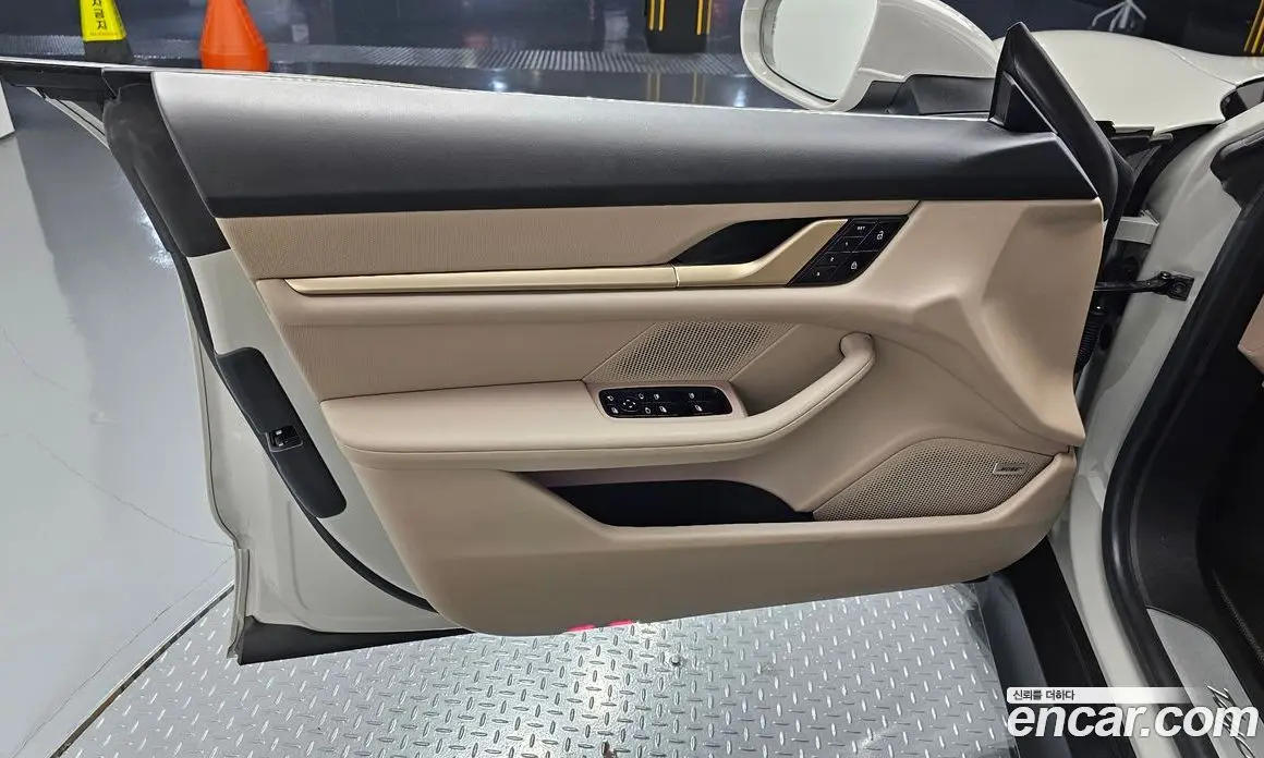 Porsche Taycan 2021 0.1 автомат (гидро), фото 13