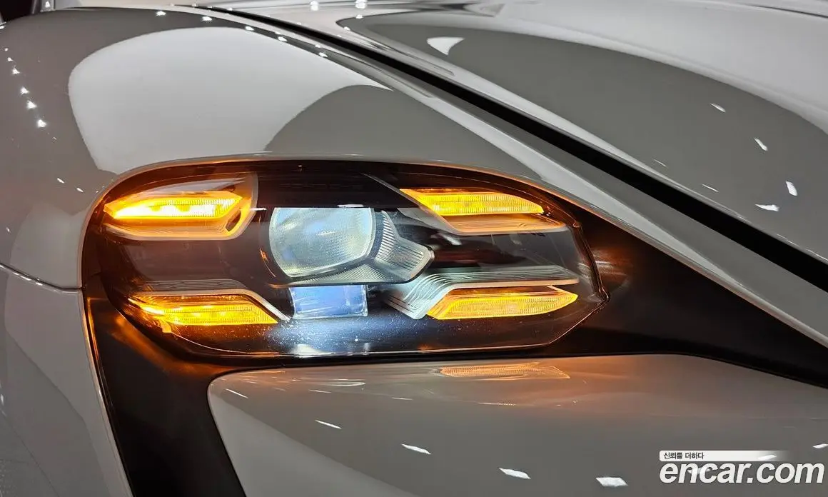 Porsche Taycan 2021 0.1 автомат (гидро), фото 7