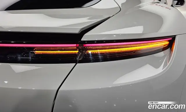 Porsche Taycan 2021 0.1 автомат (гидро), миниатюра 8