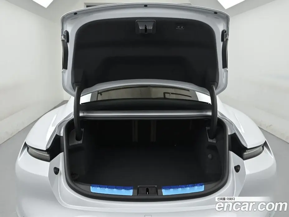 Porsche Taycan 2025 автомат (гидро), фото 20