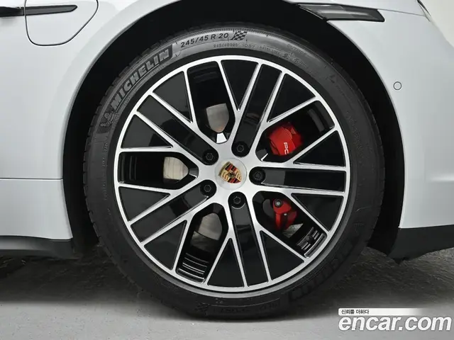 Porsche Taycan 2025 автомат (гидро), миниатюра 5