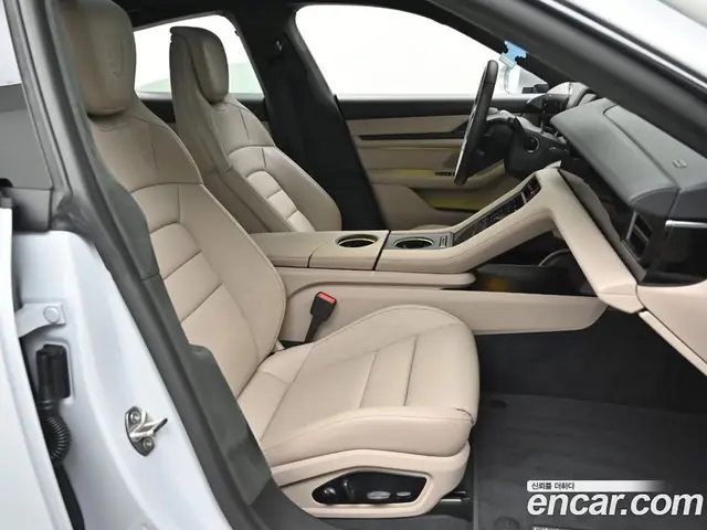 Porsche Taycan 2025 автомат (гидро), миниатюра 10