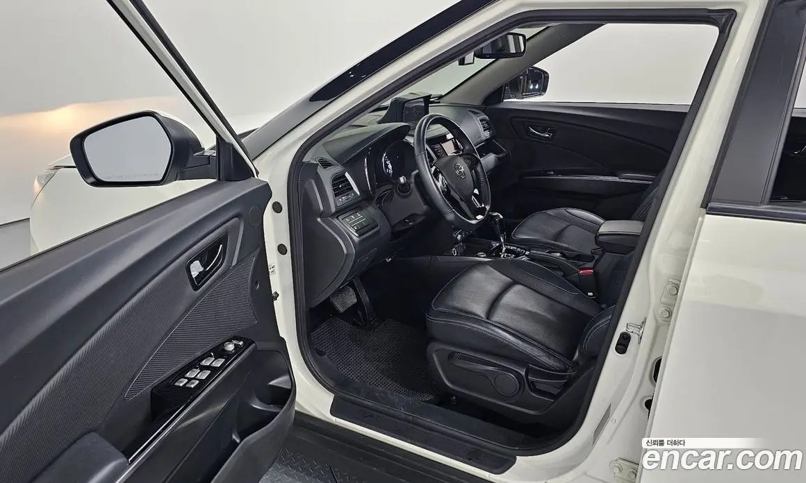 SsangYong TIBOLI 2017 1.6 автомат (гидро), фото 12