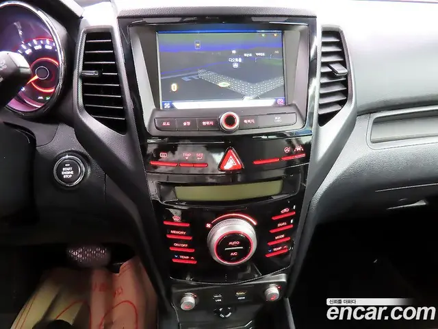 SsangYong TIBOLI 2017 1.6 автомат (гидро), миниатюра 10
