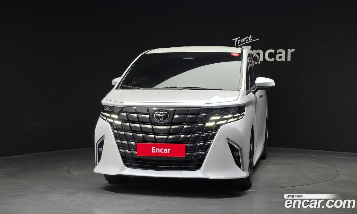 Toyota Alphard 2024 2.5 автомат (гидро), фото 3 Toyota Alphard 2024 2.5 автомат (гидро), фото 3