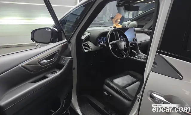 Toyota Alphard 2024 2.5 автомат (гидро), миниатюра 10 Toyota Alphard 2024 2.5 автомат (гидро), миниатюра 10