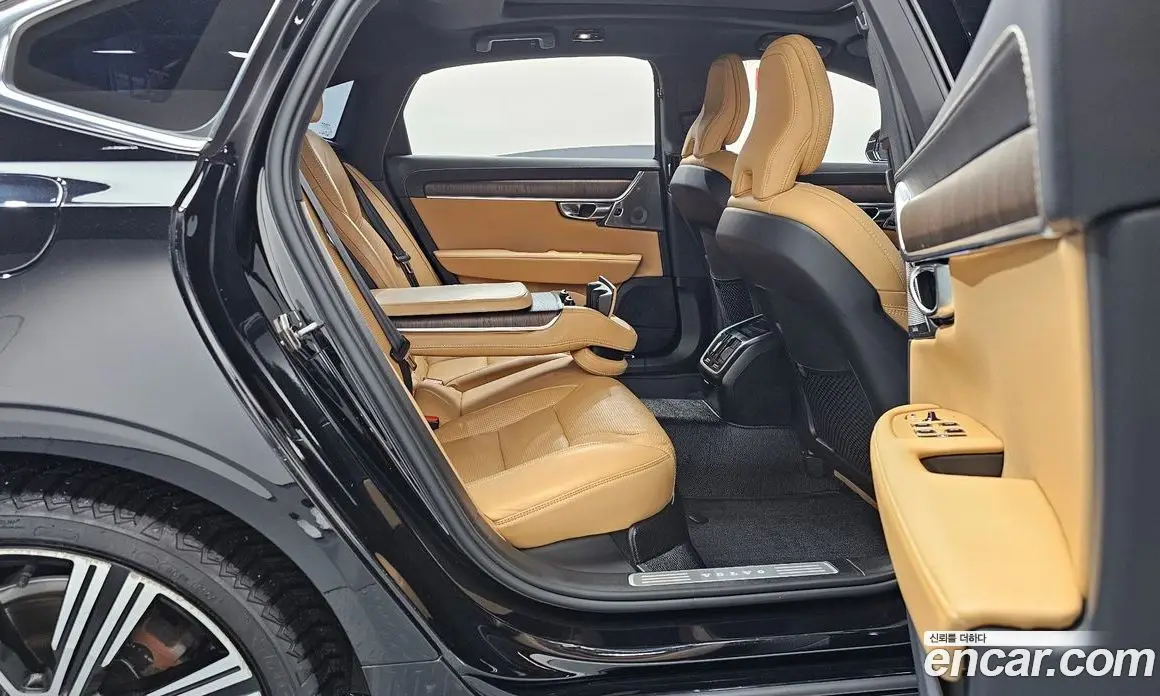 Volvo S90 2022 2.0 автомат (гидро), фото 17 Volvo S90 2022 2.0 автомат (гидро), фото 17