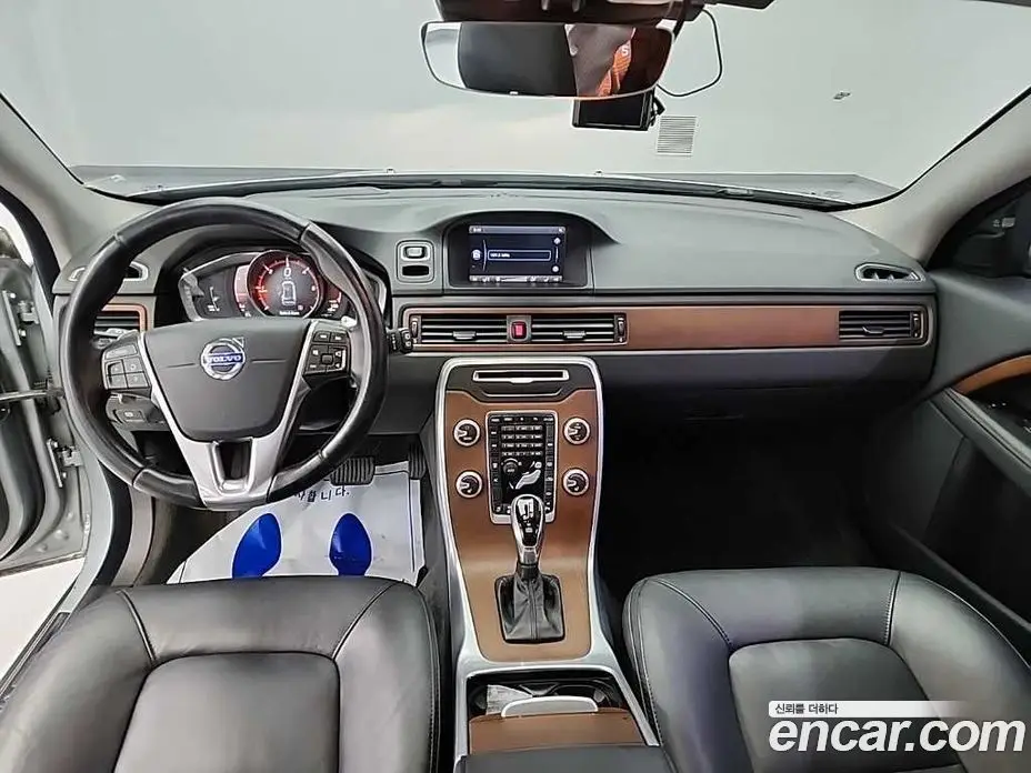 Volvo XC70 2015 2.0 автомат (гидро), фото 7 Volvo XC70 2015 2.0 автомат (гидро), фото 7