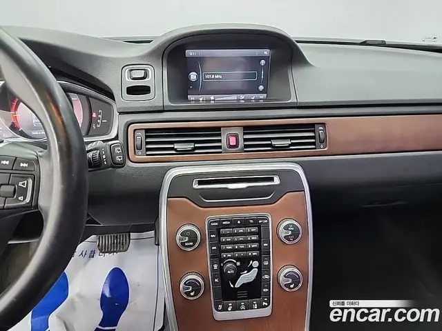 Volvo XC70 2015 2.0 автомат (гидро), миниатюра 10 Volvo XC70 2015 2.0 автомат (гидро), миниатюра 10