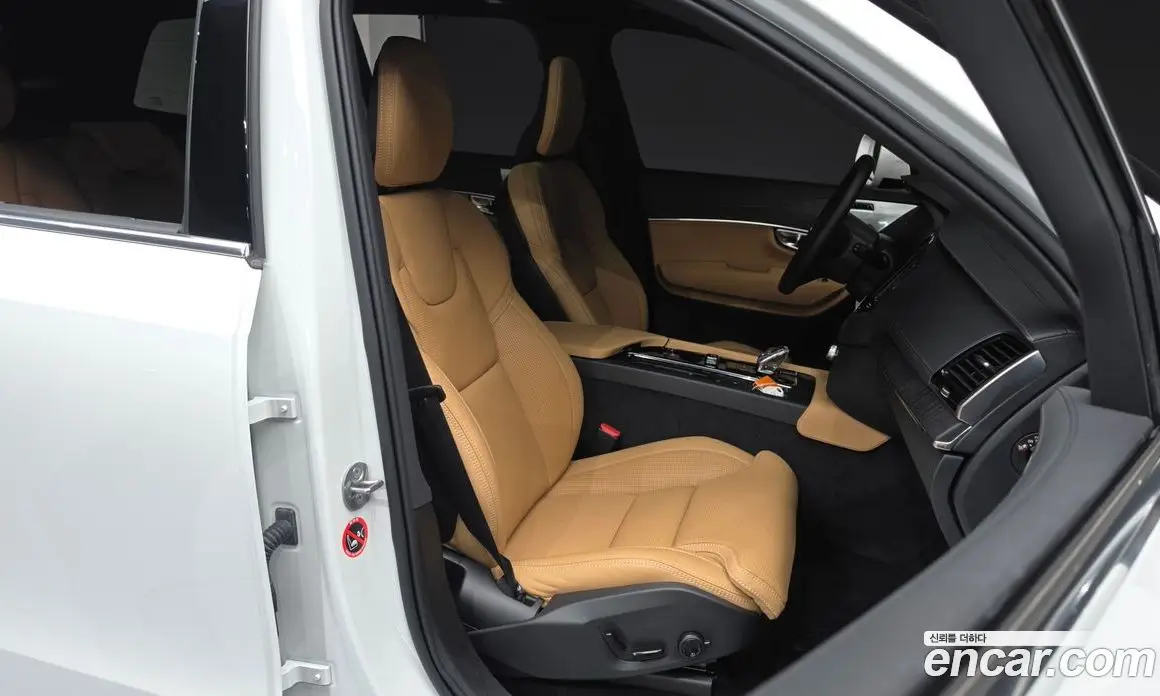 Volvo XC90 2025 2.0 автомат (гидро), фото 16