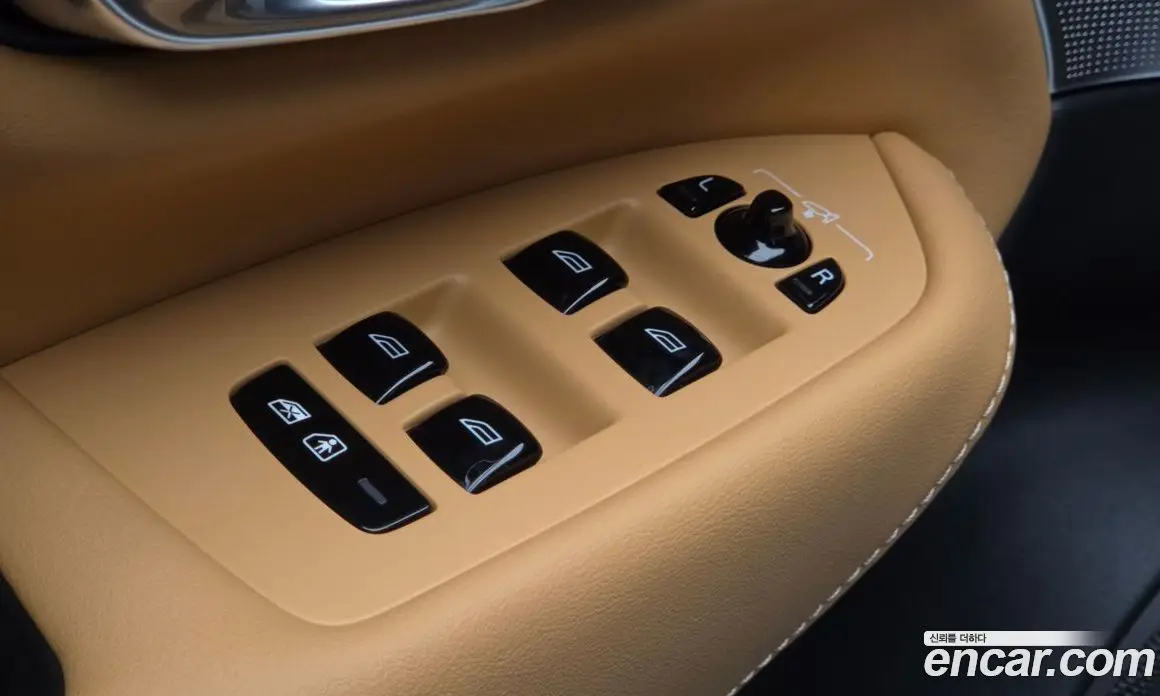 Volvo XC90 2025 2.0 автомат (гидро), фото 34