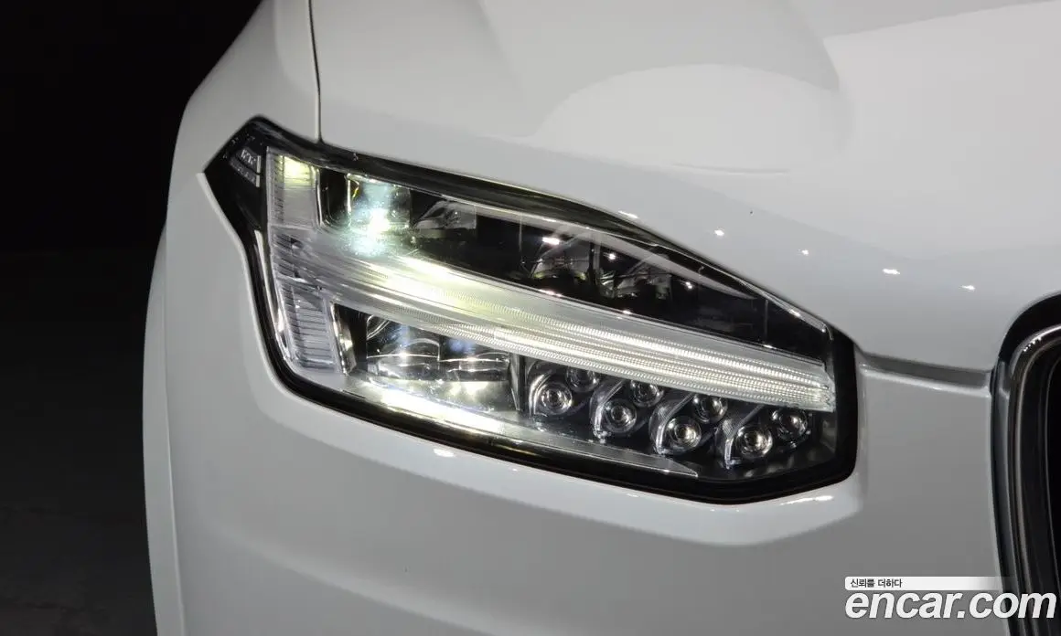Volvo XC90 2025 2.0 автомат (гидро), фото 8