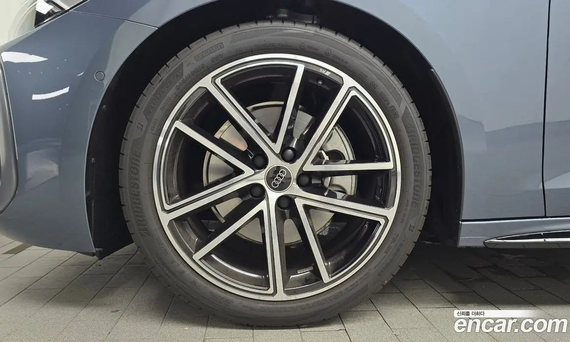 Audi A5 2025 2.0 автомат (гидро), фото 5