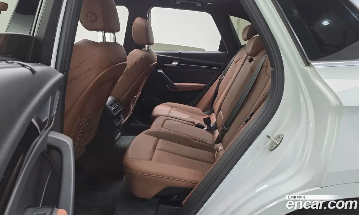 Audi Q5 2022 2.0 автомат (гидро), фото 12
